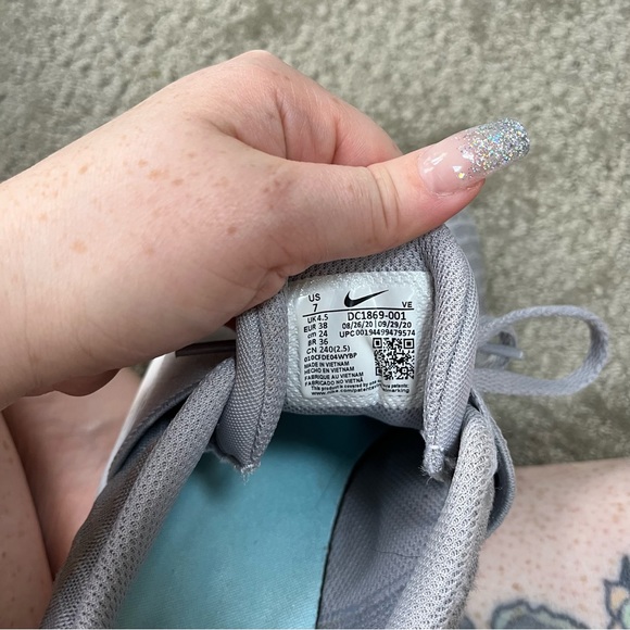 EUC Women’s Nike Renew In Season TR 9 size 7 in Ocean Blue/Gray - Picture 8 of 8